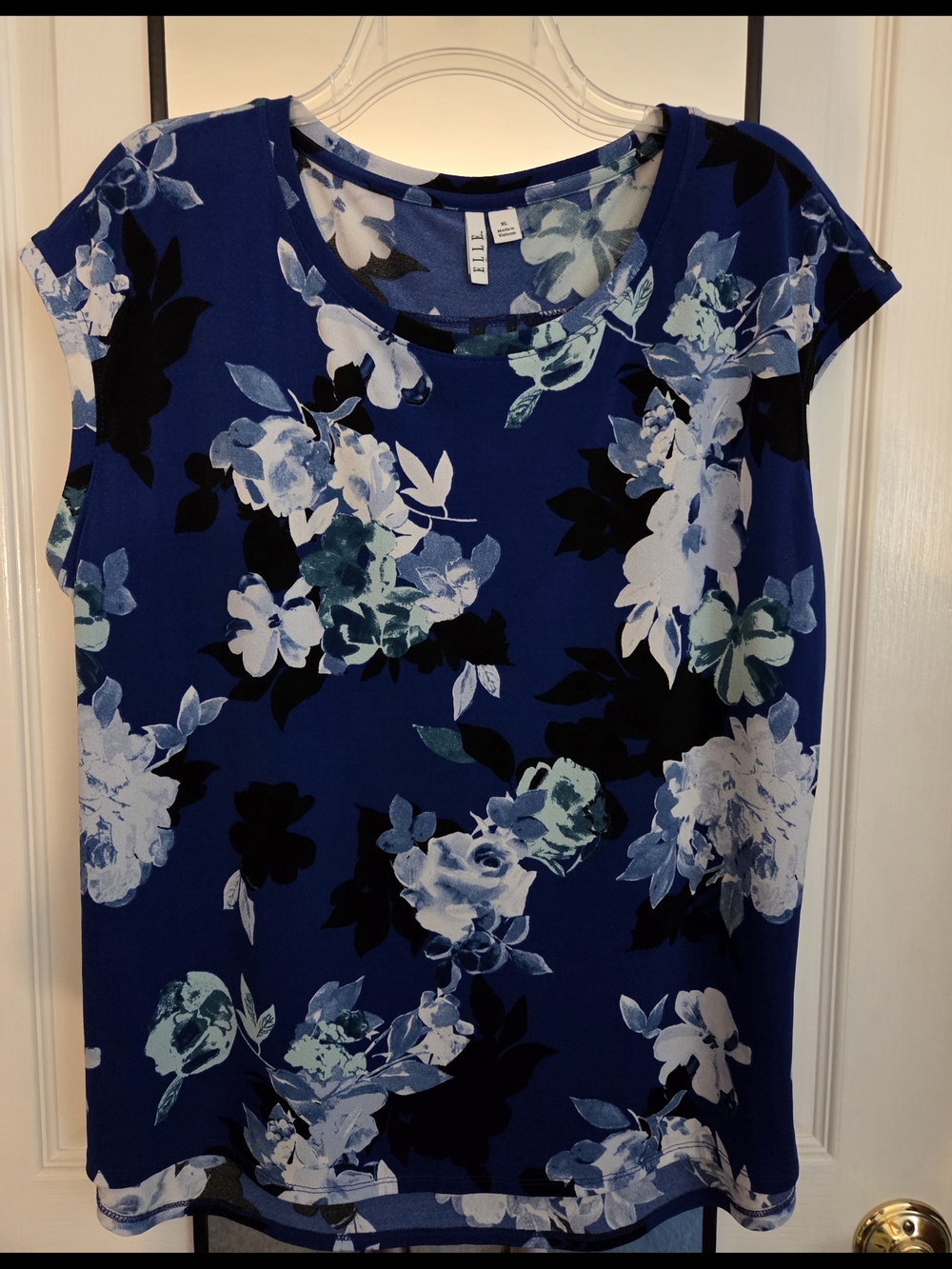 Elle Women’s Blue Floral Short Sleeve Top